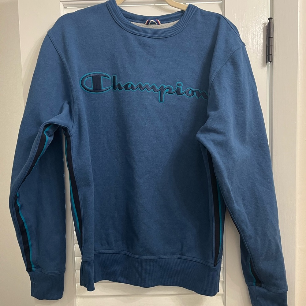 Vintage, embroidered Champion Sweatshirt!